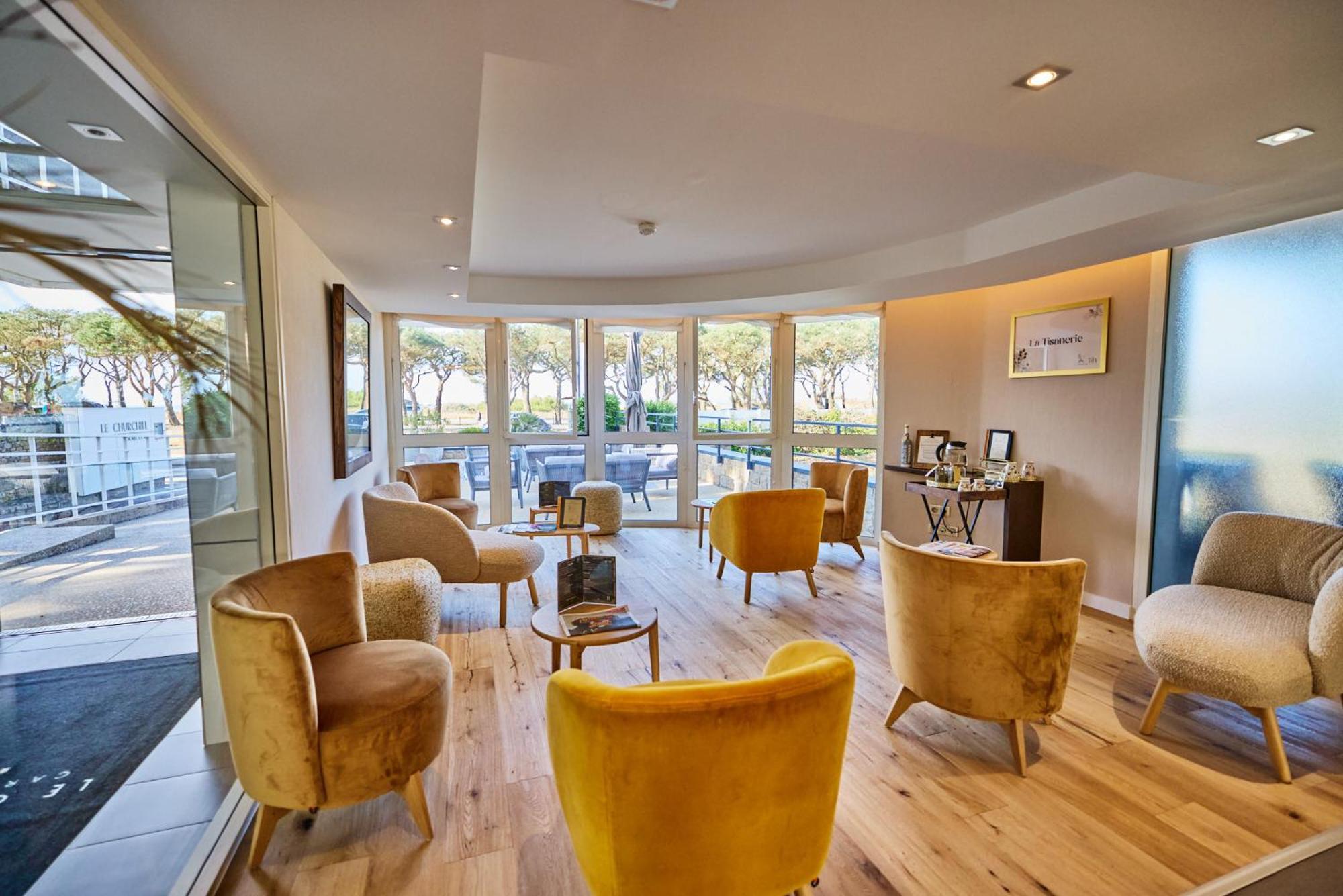 Le Churchill Hotel & Spa Carnac Bagian luar foto