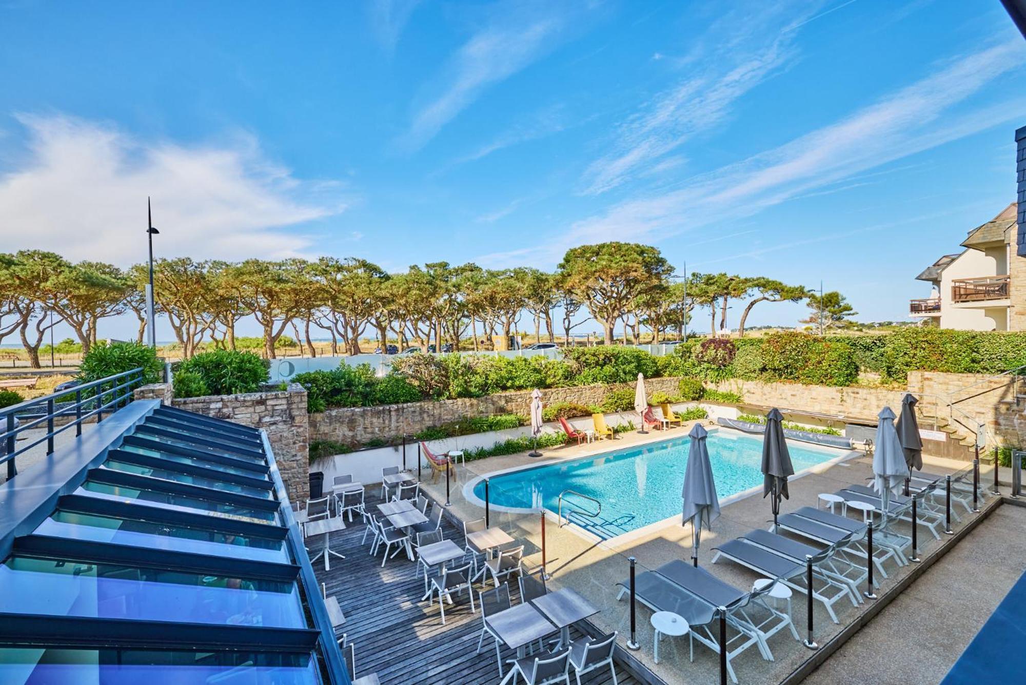 Le Churchill Hotel & Spa Carnac Bagian luar foto