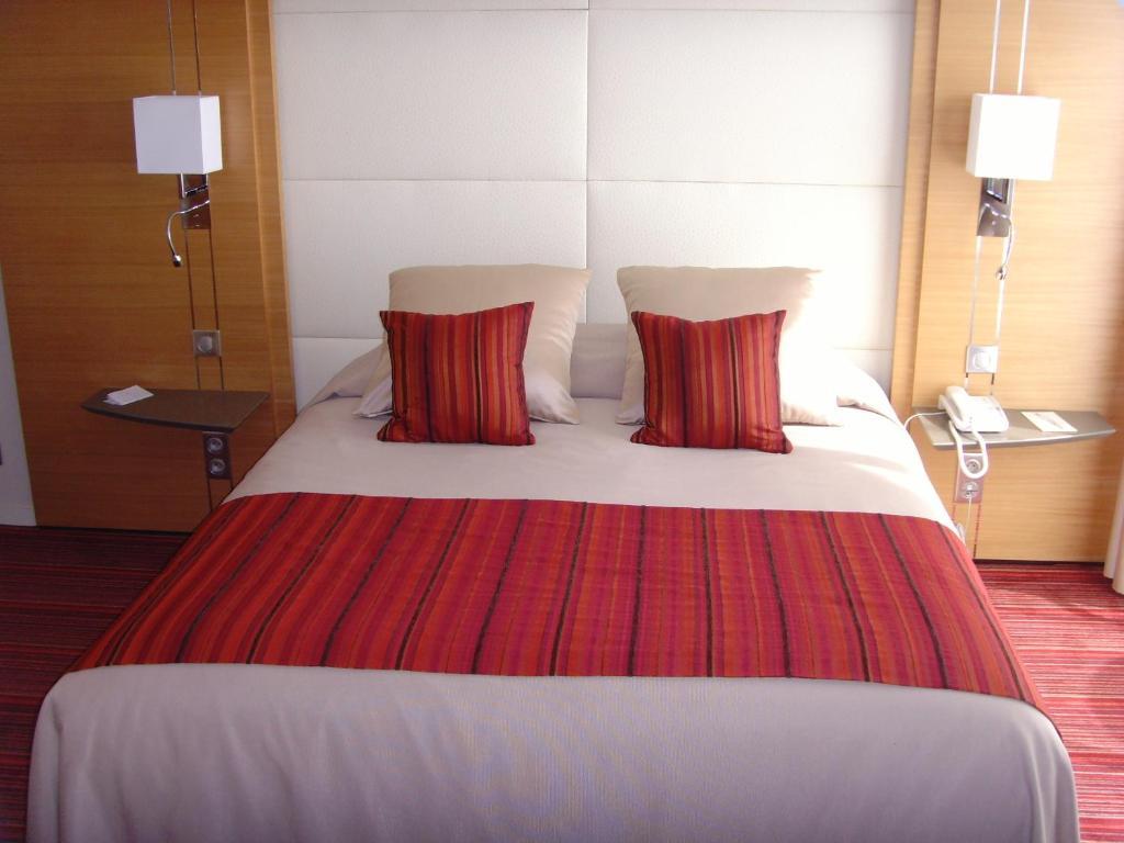 Le Churchill Hotel & Spa Carnac Bagian luar foto